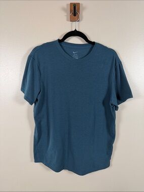 Nike Women’s XS Blue Crewneck Short Sleeve Shirt